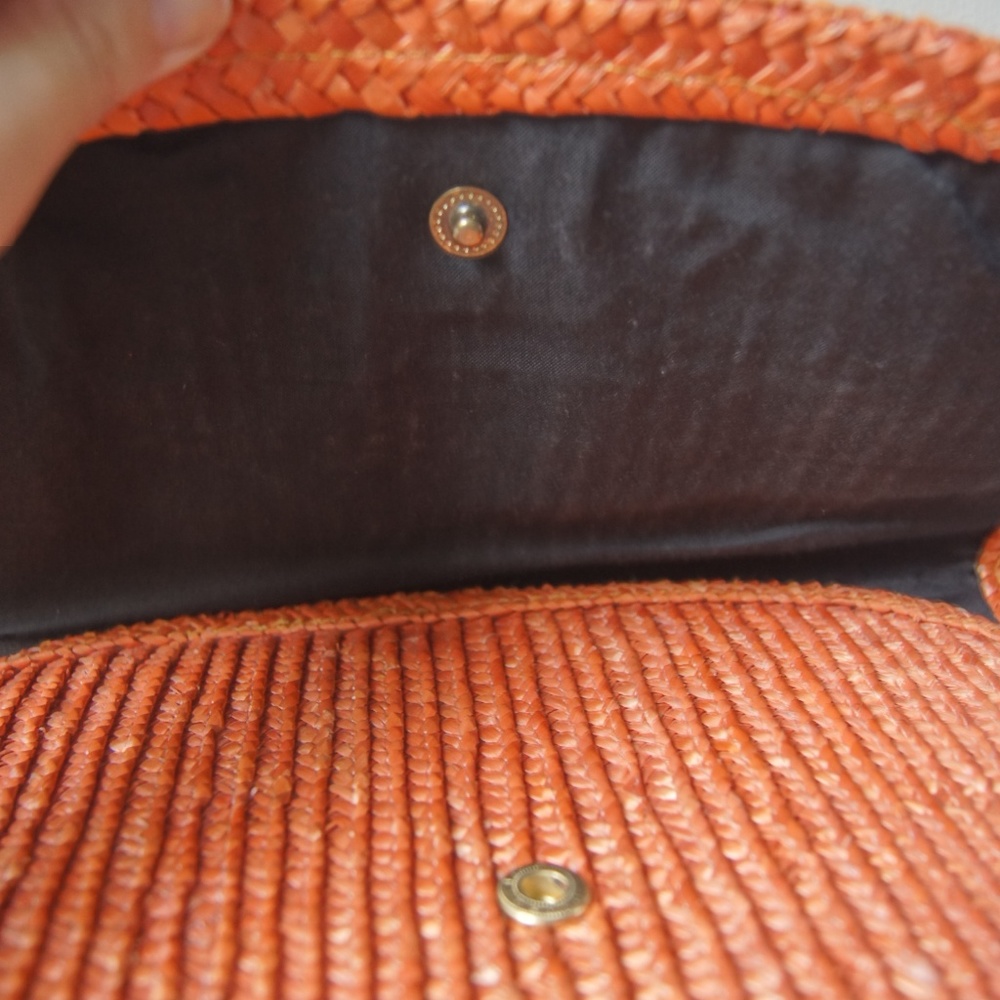 Vintage 70's Coral Straw Clutch - Picture 5 of 6